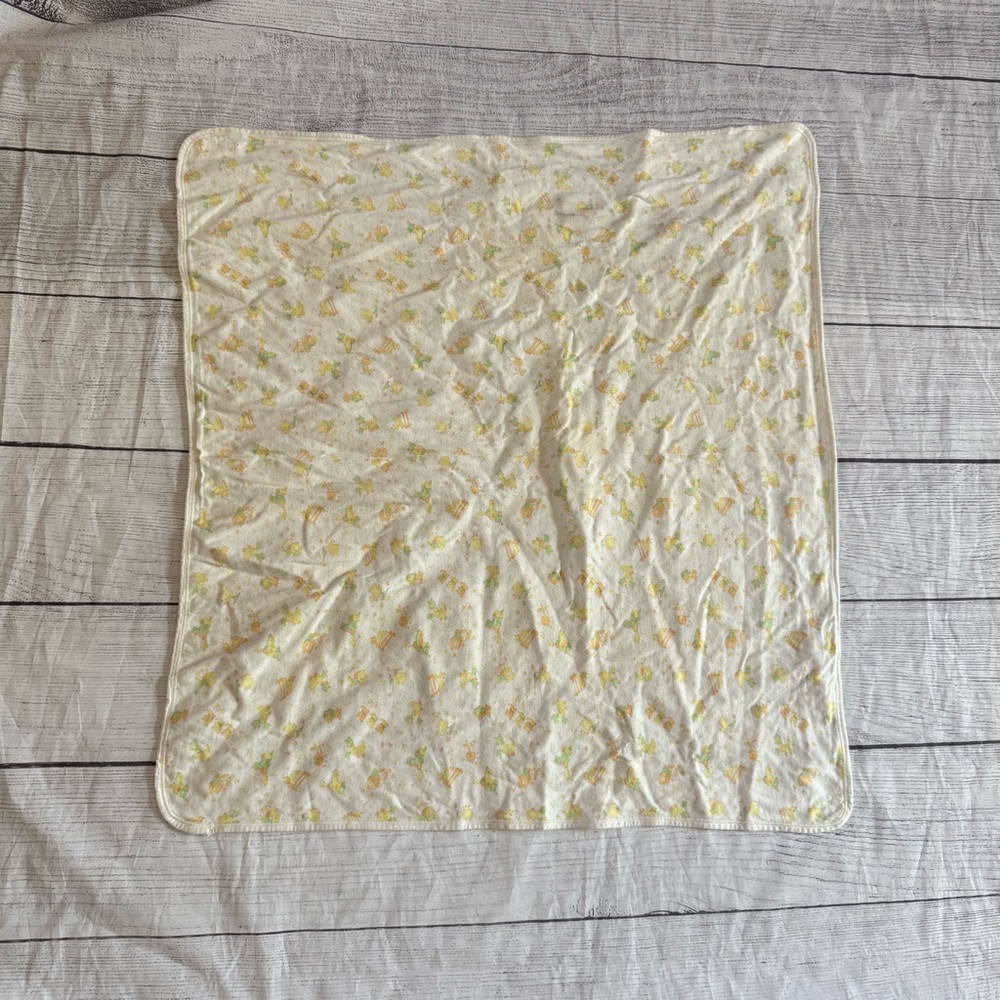 Vintage Carter’s white yellow green Mother Goose Nursery Rhyme baby blanket READ